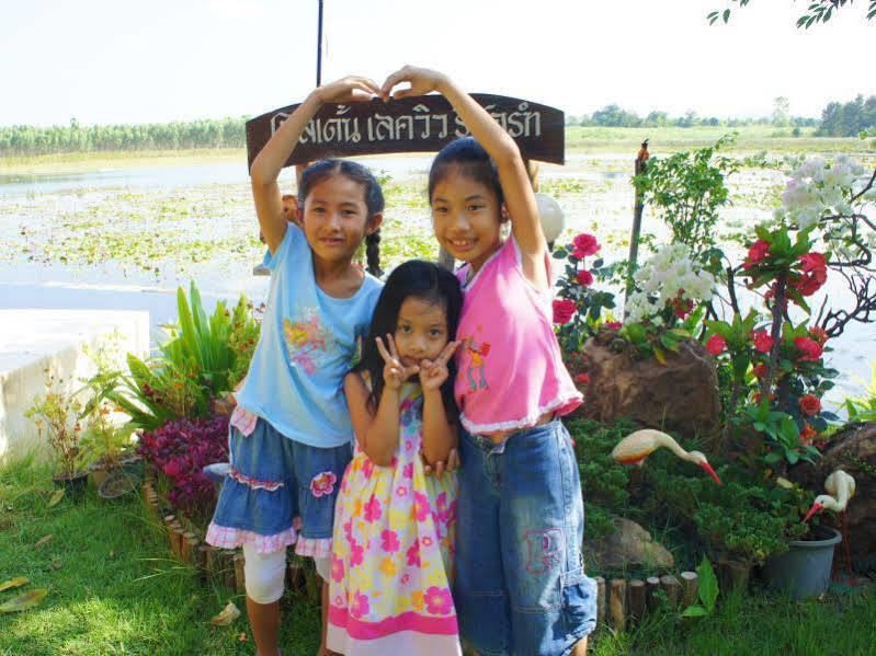 Golden Lake View Boutique Resort Kanchanaburi Ngoại thất bức ảnh