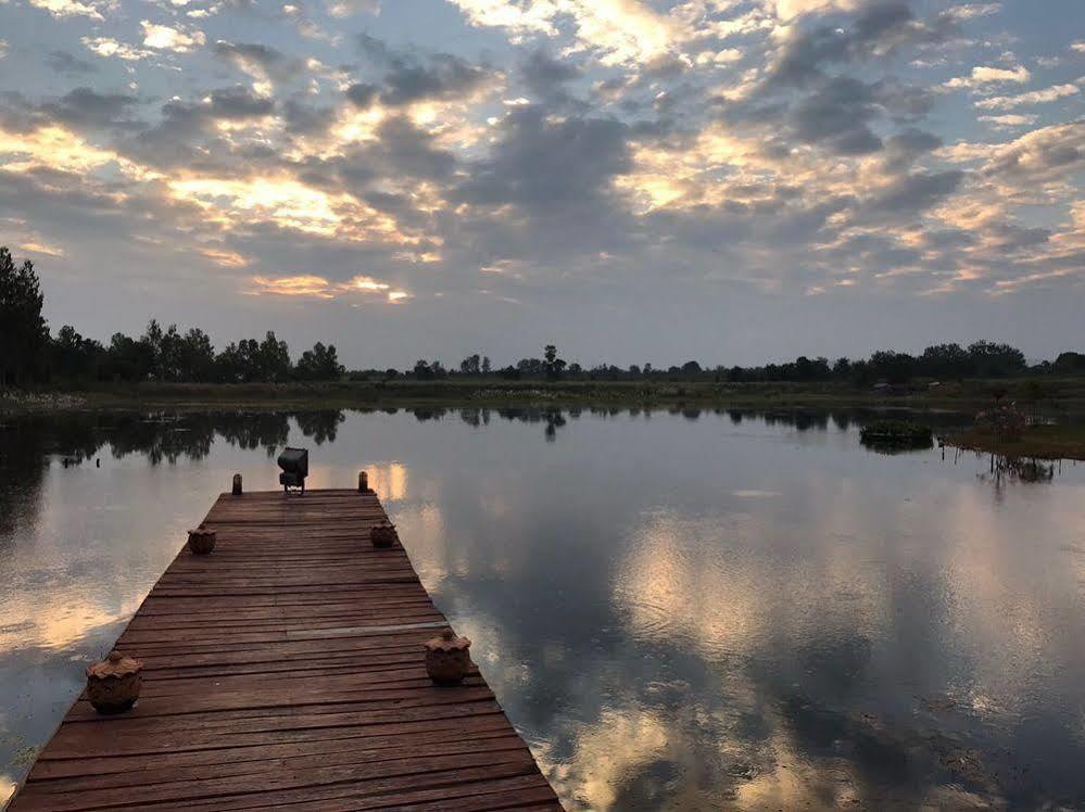 Golden Lake View Boutique Resort Kanchanaburi Ngoại thất bức ảnh