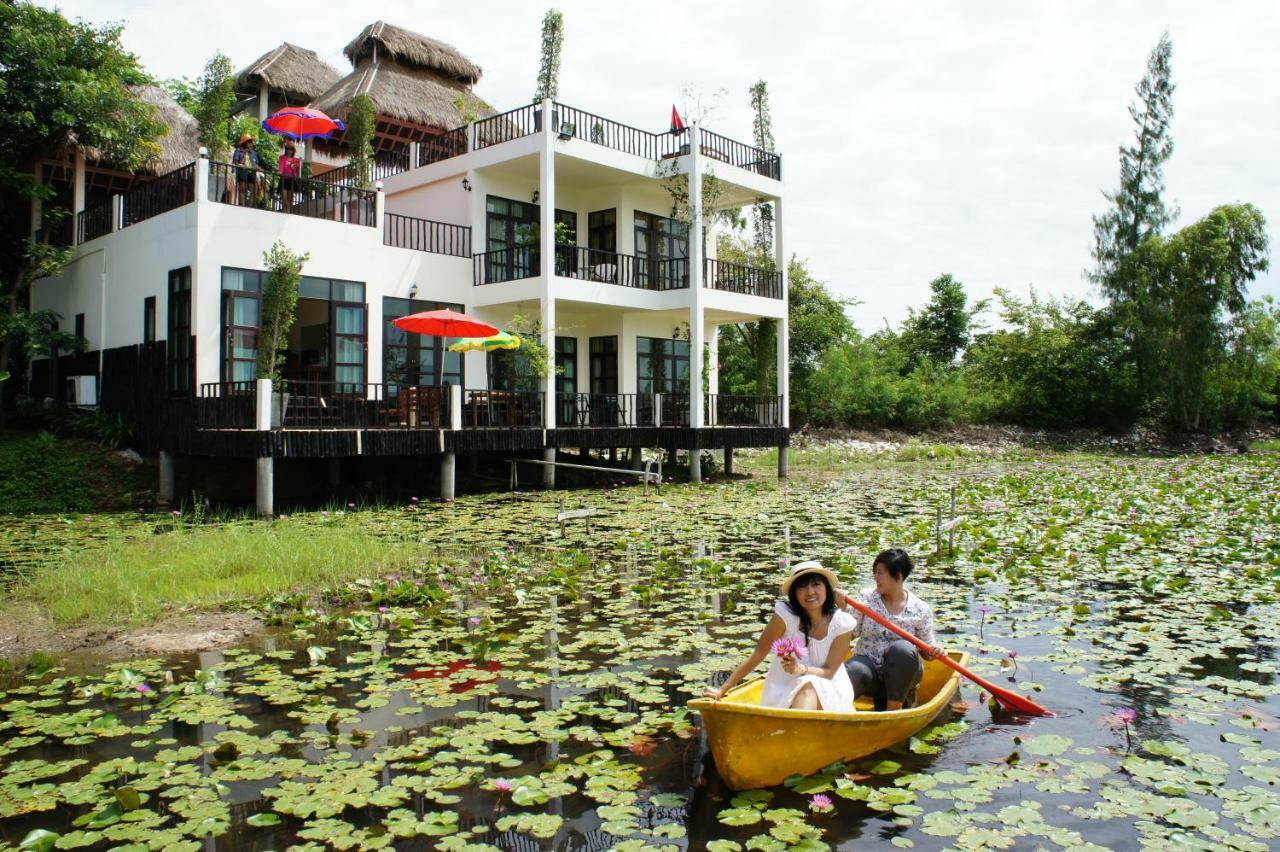 Golden Lake View Boutique Resort Kanchanaburi Ngoại thất bức ảnh